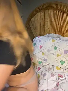 coupleyys online show from April 7, 9:16 pm