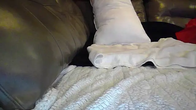 Snapshot of kinkyteenjt chatting on December 23, 2:00 am kinkyteenjt online show from December 23, 2:00 am