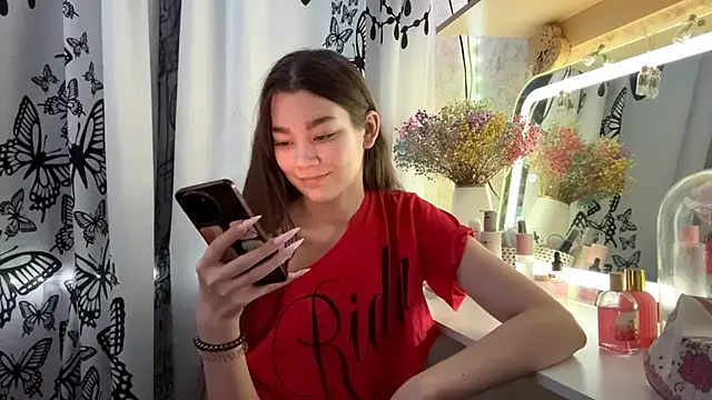 Cuteviola online show from December 2, 9:44 am