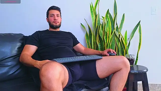stiven montiel online show from May 27, 12:34 pm