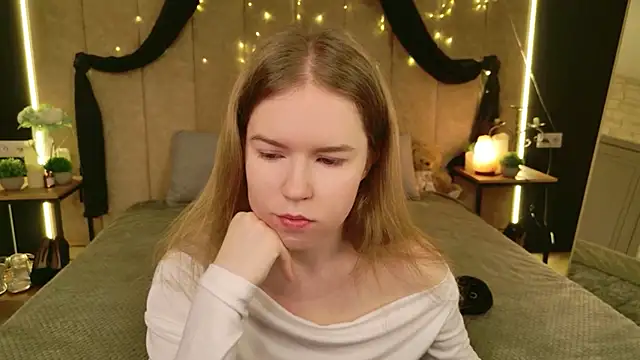 Alida Brice online show from March 24, 5:29 am