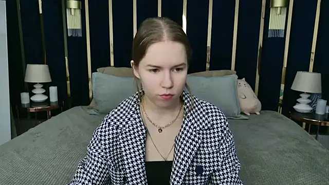 Snapshot of Alida_Brice chatting on November 9, 5:33 am Alida Brice online show from November 9, 5:33 am