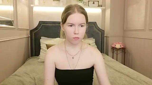 Snapshot of Alida_Brice chatting on November 20, 5:41 am Alida Brice online show from November 20, 5:41 am