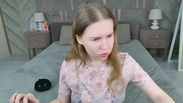 Alida Brice online show from April 11, 5:37 am