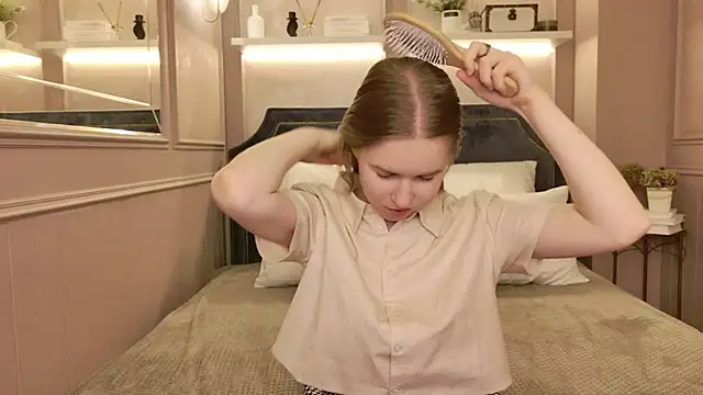 Snapshot of Alida_Brice chatting on December 14, 8:09 am Alida Brice online show from December 14, 8:09 am