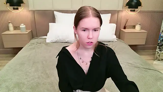 Snapshot of Alida_Brice chatting on November 18, 5:44 am Alida Brice online show from November 18, 5:44 am