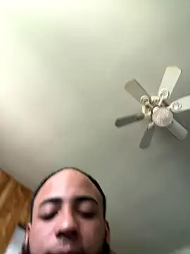 Snapshot of LeoPR00 chatting on September 26, 5:20 pm LeoPR00 online show from September 26, 5:20 pm