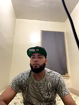Snapshot of LeoPR00 chatting on September 16, 12:44 am LeoPR00 online show from September 16, 12:44 am