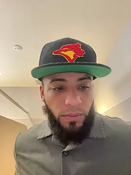 Snapshot of LeoPR00 chatting on November 10, 11:10 pm LeoPR00 online show from November 10, 11:10 pm