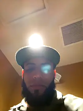 Snapshot of LeoPR00 chatting on November 2, 9:31 pm LeoPR00 online show from November 2, 9:31 pm