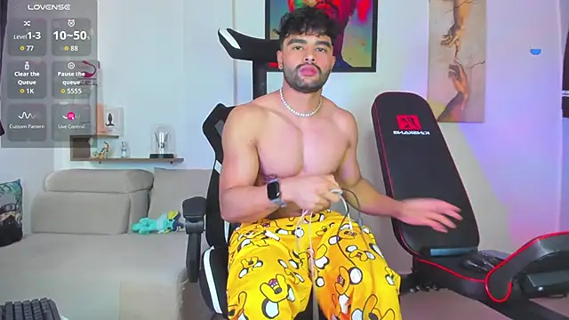 Snapshot of JordanRossie chatting on November 28, 2:06 pm JordanRossie online show from November 28, 2:06 pm