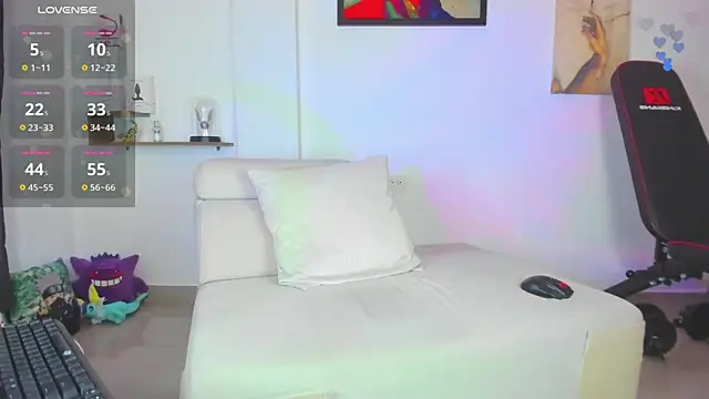 Snapshot of JordanRossie chatting on November 12, 9:07 pm JordanRossie online show from November 12, 9:07 pm