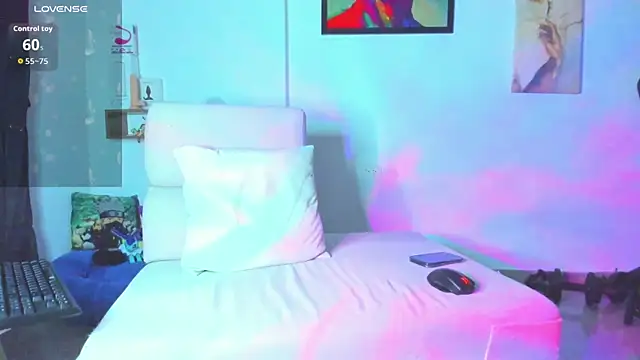 Snapshot of JordanRossie chatting on October 29, 11:25 pm JordanRossie online show from October 29, 11:25 pm