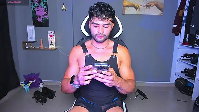 JordanRossie online show from April 30, 6:04 pm