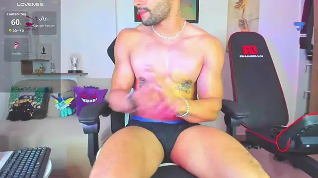 Snapshot of JordanRossie chatting on November 11, 11:20 pm JordanRossie online show from November 11, 11:20 pm