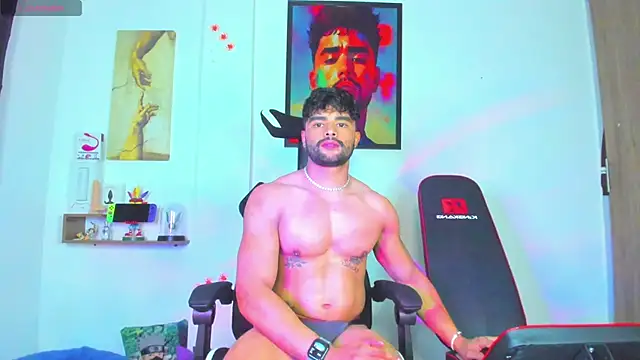 Snapshot of JordanRossie chatting on October 22, 10:52 pm JordanRossie online show from October 22, 10:52 pm