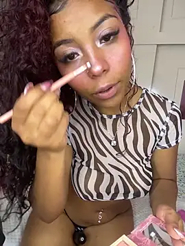 PrettyTiana  online show from November 25, 7:47 pm