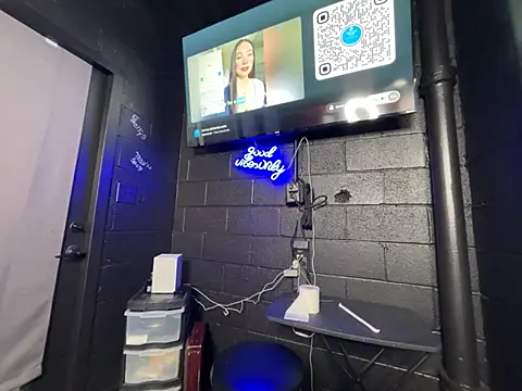 nymphoandthebeast69 online show from February 21, 5:26 pm