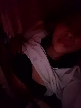 Snapshot of -Miu-98 chatting on January 15, 10:57 pm -Miu-98 online show from January 15, 10:57 pm