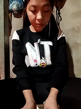 Snapshot of -Miu-98 chatting on December 19, 11:56 am -Miu-98 online show from December 19, 11:56 am