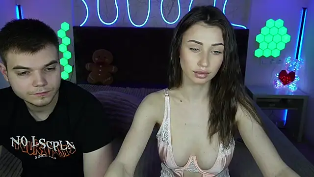 Vikki George online show from April 28, 11:31 pm