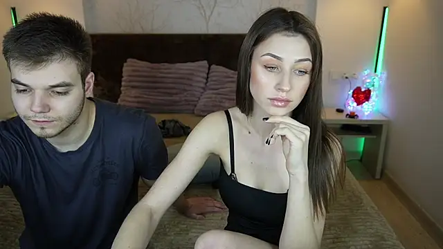 Snapshot of Vikki_George chatting on October 20, 7:47 pm Vikki George online show from October 20, 7:47 pm