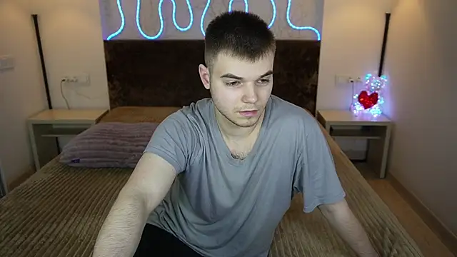 Snapshot of Vikki_George chatting on December 1, 1:28 am Vikki George online show from December 1, 1:28 am