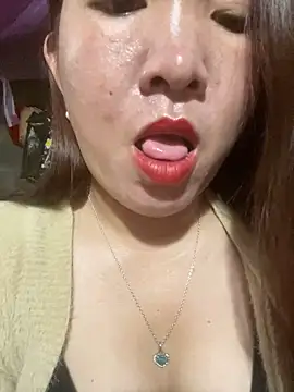 Snapshot of Luna-ass chatting on February 3, 3:04 am Luna-ass online show from February 3, 3:04 am