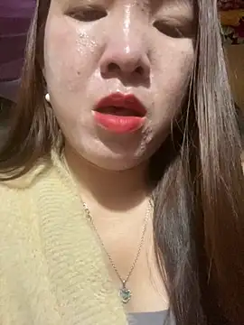 Snapshot of Luna-ass chatting on February 20, 12:18 am Luna-ass online show from February 20, 12:18 am