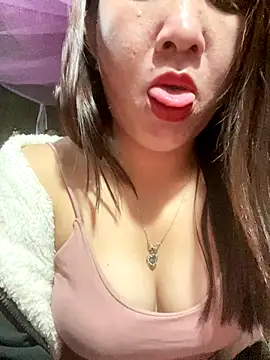 Luna-ass online show from November 25, 12:00 am