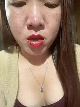 Snapshot of Luna-ass chatting on February 5, 1:12 am Luna-ass online show from February 5, 1:12 am