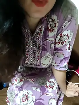 Snapshot of sassy_aly007 chatting on October 31, 2:35 pm sassy aly007 online show from October 31, 2:35 pm