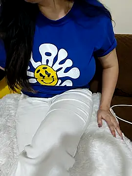 Snapshot of sassy_aly007 chatting on November 12, 4:33 pm sassy aly007 online show from November 12, 4:33 pm