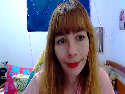 Snapshot of seraphinewhite chatting on February 27, 4:40 pm seraphinewhite online show from February 27, 4:40 pm