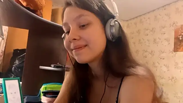 QutieDaSweet online show from September 29, 5:25 am