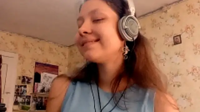 QutieDaSweet online show from September 16, 7:20 am