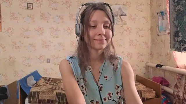 QutieDaSweet online show from October 8, 6:26 am