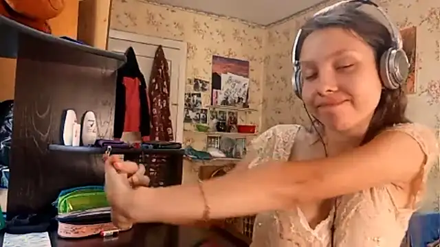 QutieDaSweet online show from September 22, 6:08 am