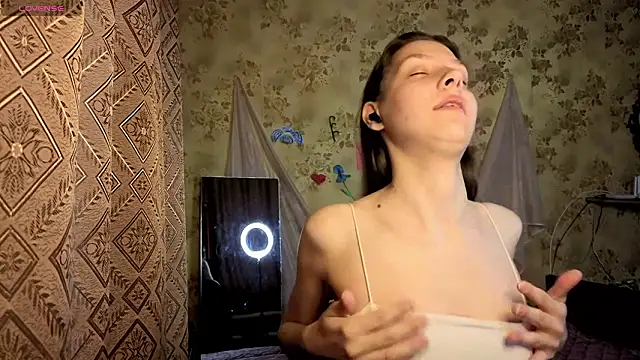 QutieDaSweet online show from February 19, 1:13 am