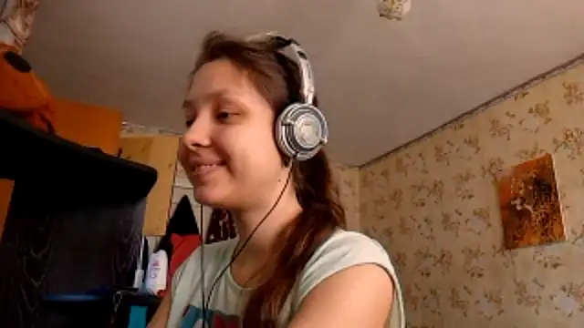 QutieDaSweet online show from September 19, 7:12 am