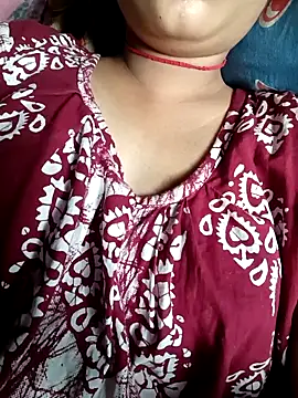 Snapshot of soni2005 chatting on March 2, 2:01 am soni2005 online show from March 2, 2:01 am