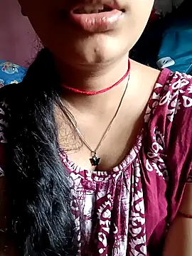 Snapshot of soni2005 chatting on February 3, 6:33 am soni2005 online show from February 3, 6:33 am