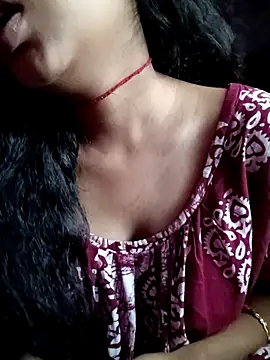 Snapshot of soni2005 chatting on February 24, 3:40 am soni2005 online show from February 24, 3:40 am