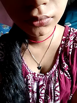 Snapshot of soni2005 chatting on February 3, 6:40 am soni2005 online show from February 3, 6:40 am