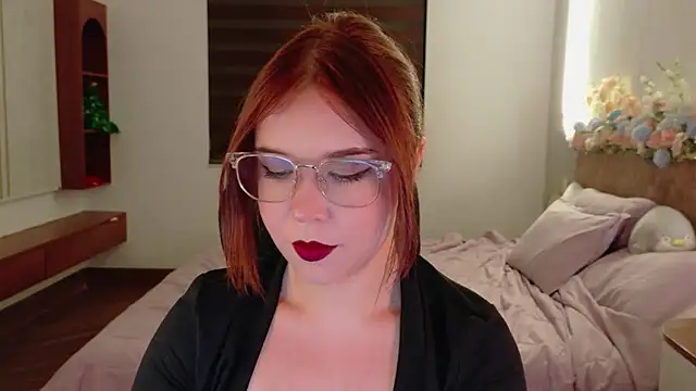 Snapshot of Lilith_Bonheur chatting on May 29, 1:06 pm Lilith Bonheur online show from May 29, 1:06 pm