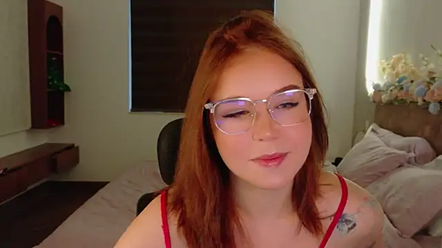 Snapshot of Lilith_Bonheur chatting on May 26, 10:19 pm Lilith Bonheur online show from May 26, 10:19 pm