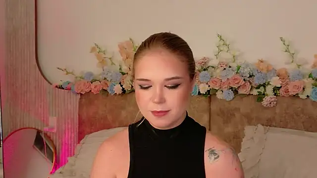 Lilith Bonheur online show from May 2, 7:52 pm