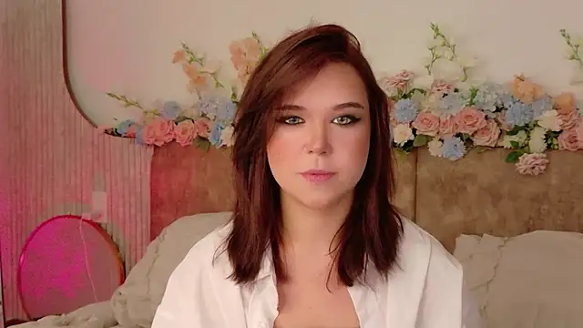 Snapshot of Lilith_Bonheur chatting on May 6, 1:20 am Lilith Bonheur online show from May 6, 1:20 am