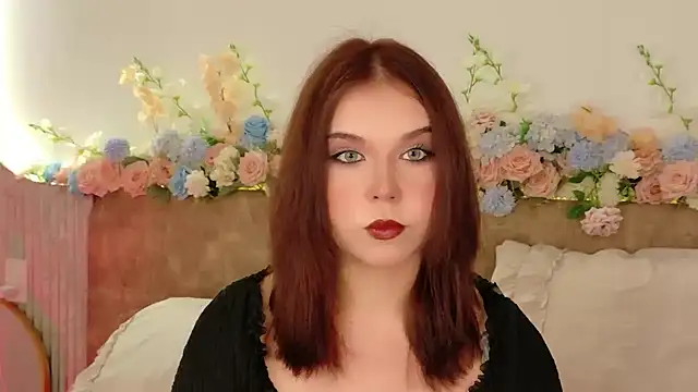 Snapshot of Lilith_Bonheur chatting on May 7, 11:02 am Lilith Bonheur online show from May 7, 11:02 am