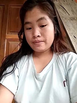 Luyen004 online show from March 19, 11:38 pm